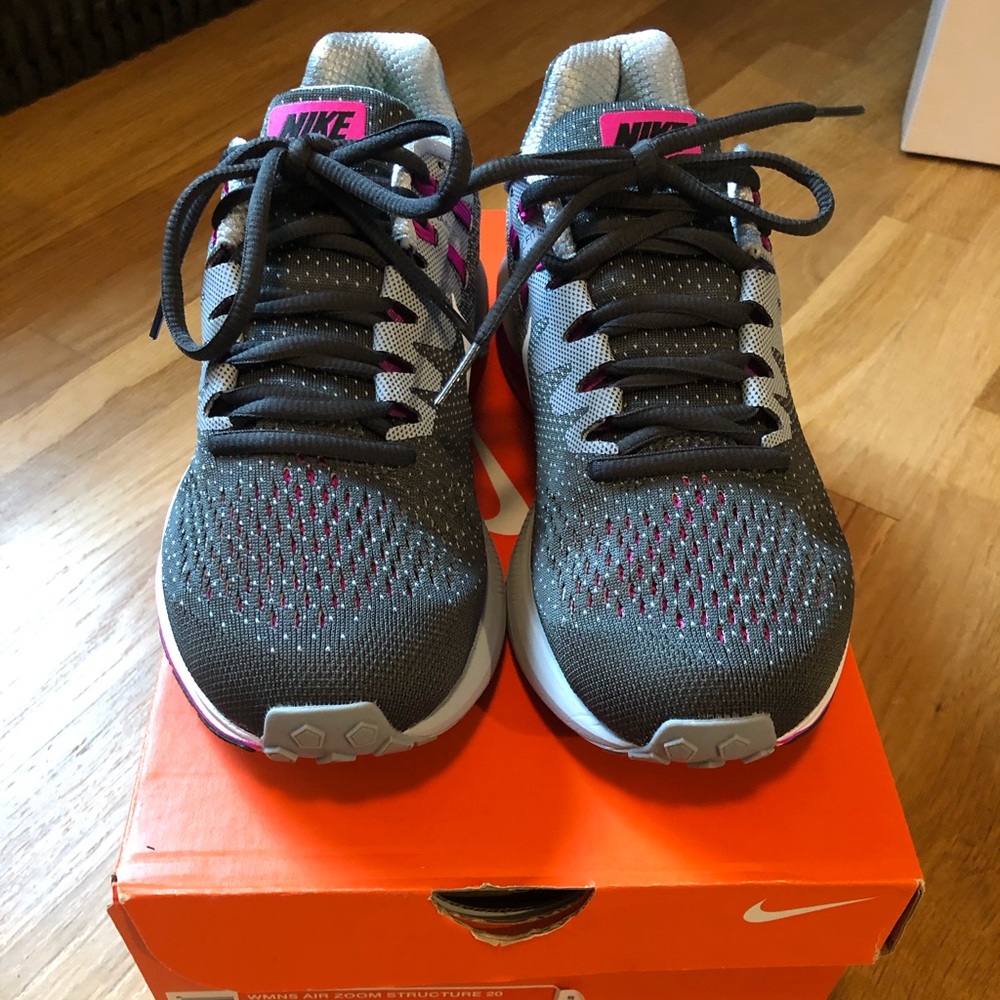 NIKE Air Zoom Structure Running Shoes Size 8